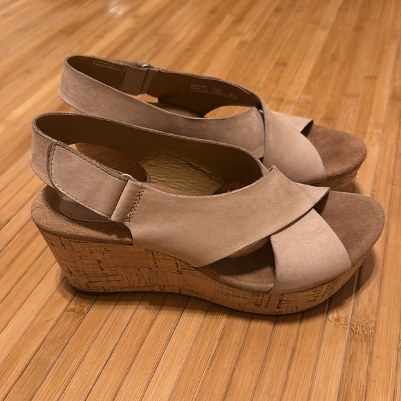 Clarks Women's Annadel Eirwyn Wedge Sandals - Picture 2 of 5